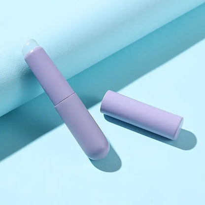 New color silicone lip brush with cover is suitable for concealer
