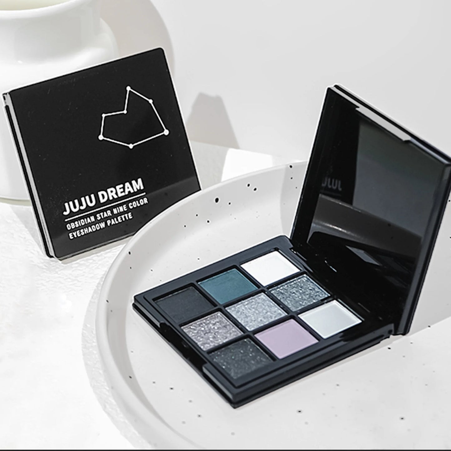 Black light star nine-color eye shadow plate Smoky makeup dark black