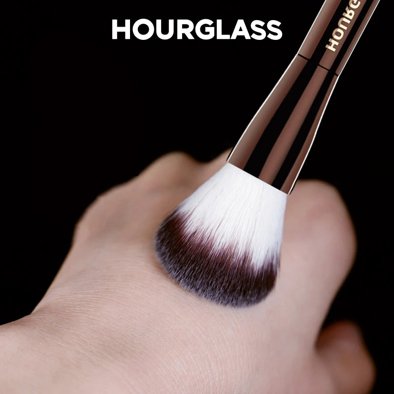 Hourglass Makeup Brush- No.17 Lighting Edit Brush Soft Fiber Hair