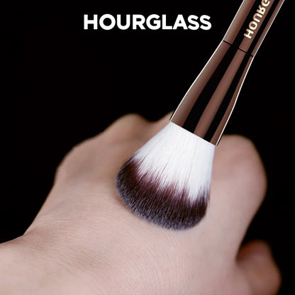 Hourglass Makeup Brush- No.17 Lighting Edit Brush Soft Fiber Hair