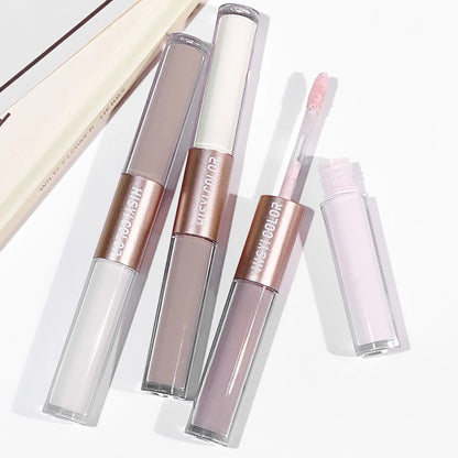 The dual-head highlighter brightens the complexion, regulates facial