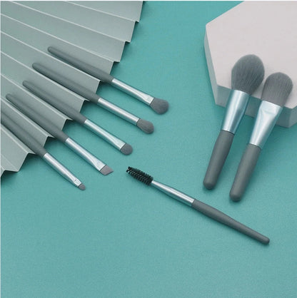 Makeup Brush Kit - 8 Piece