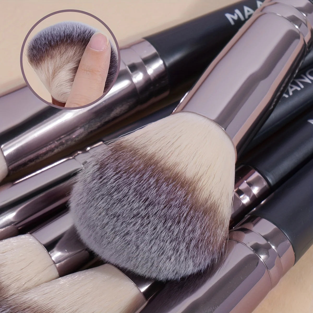 MAANGE 30pcs Professional Makeup Brush Set Foundation Concealers Eye