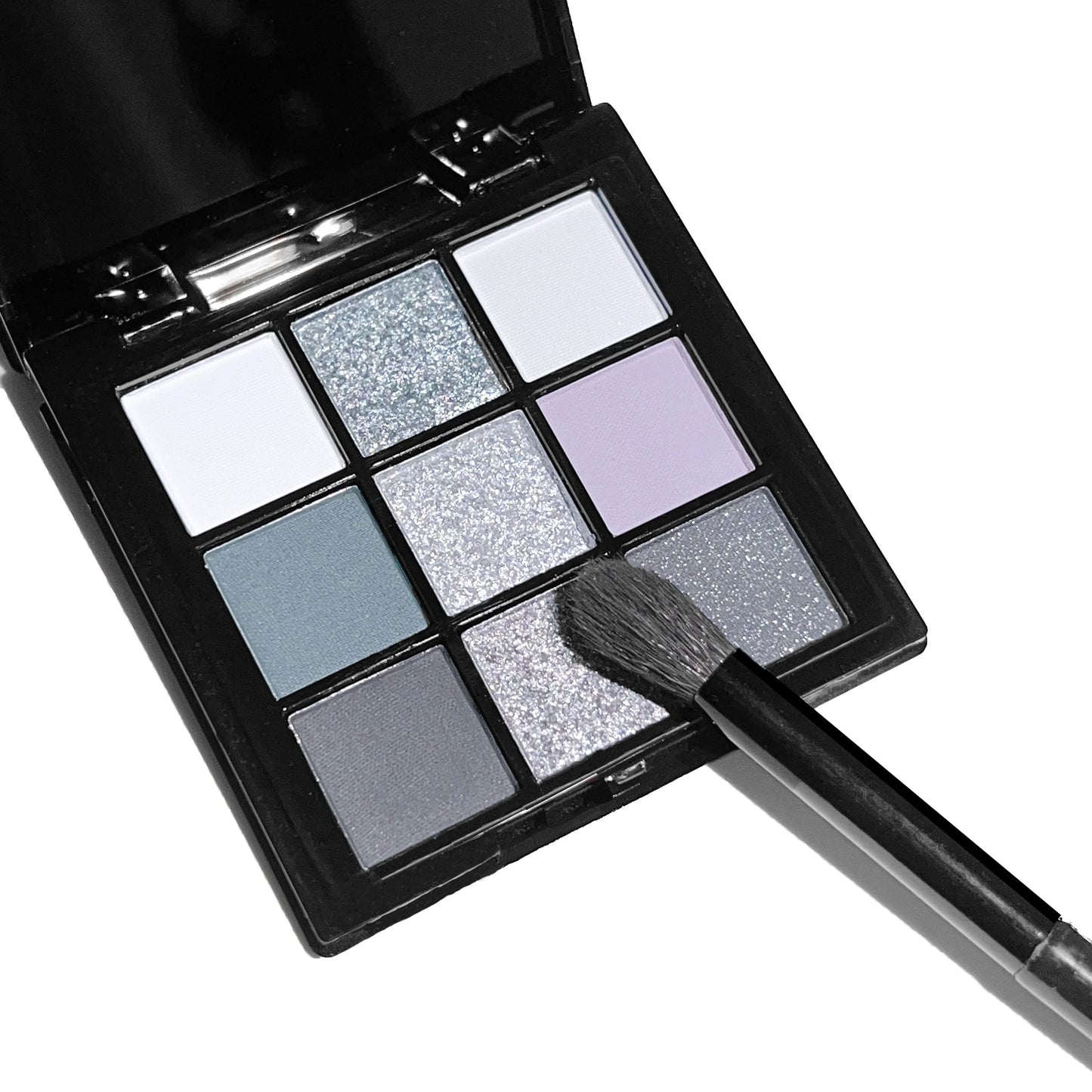 Nine-color eyeshadow palette, gray-pink smoky makeup, matte