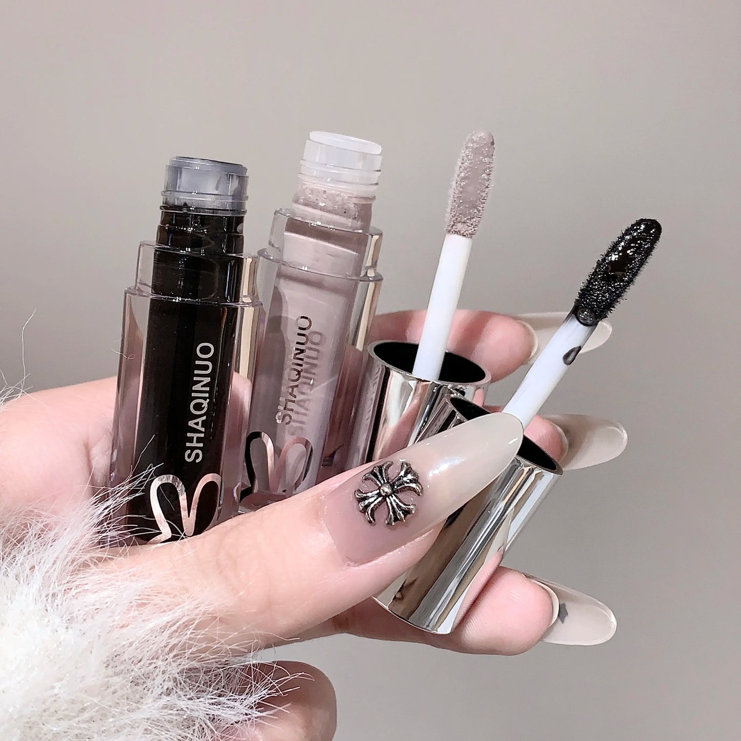 SHAQINUO Water Light Mirror Lip Gloss Lasting Moisturizing Cool Black