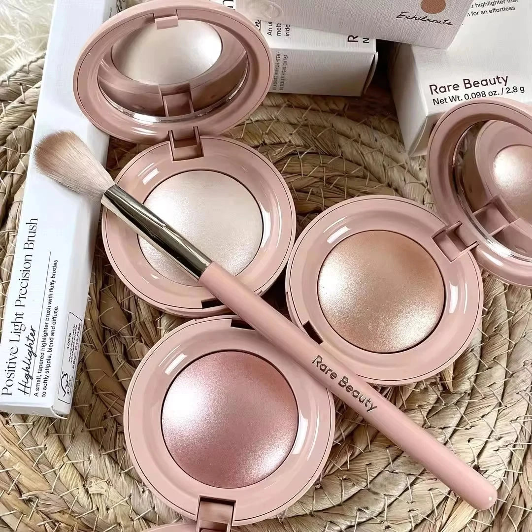 Rare Beauty Light Silky Touch Innovative Highlighter Transferproof