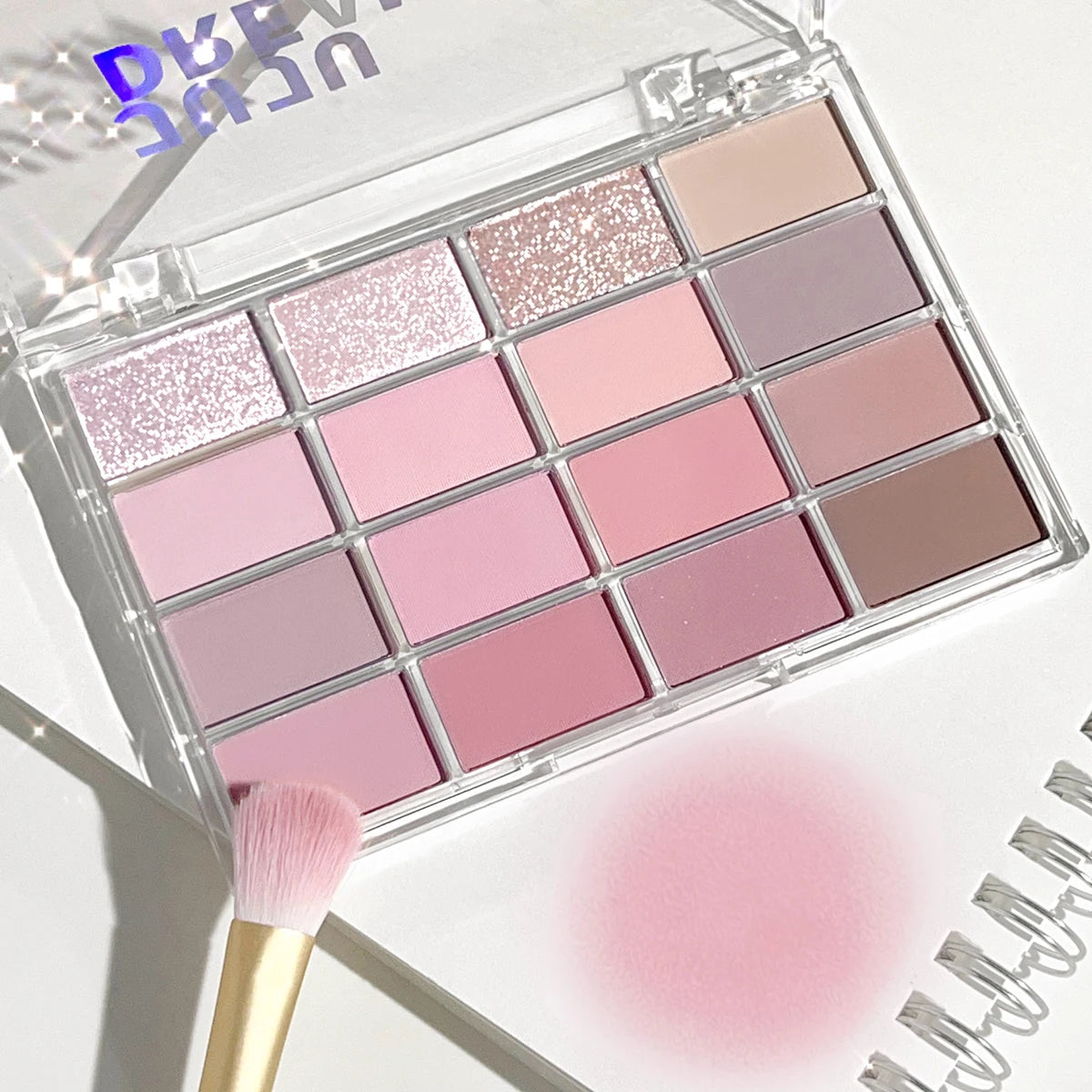 Love the 16-color eye shadow plate, pearlescent matte lying silkworm,