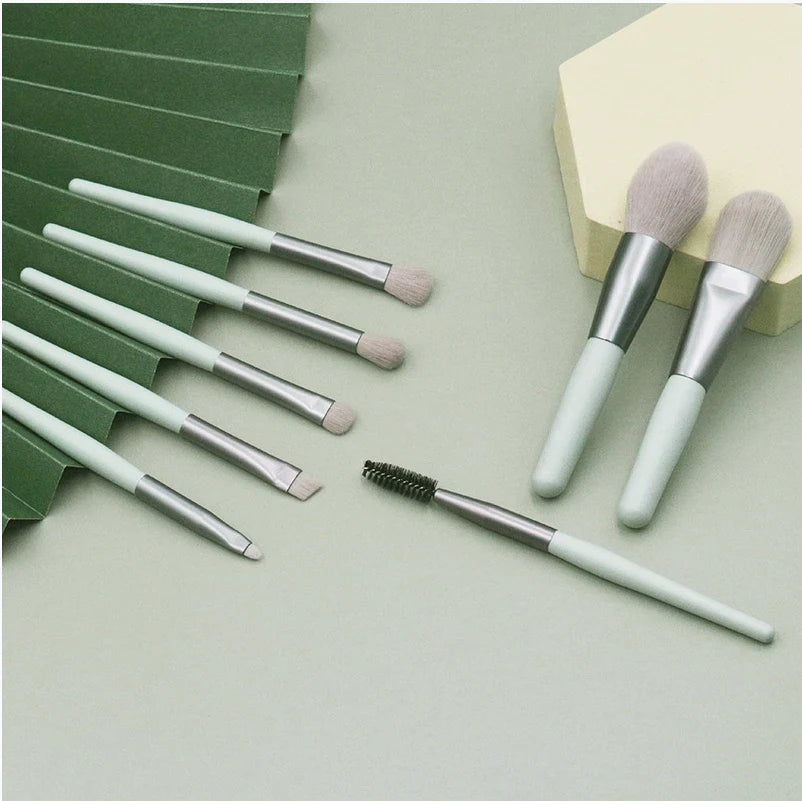 Makeup Brush Kit - 8 Piece