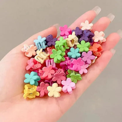 50pcs Minimalist Solid Hair Claw Mini Cute Banana Clip Cartoon