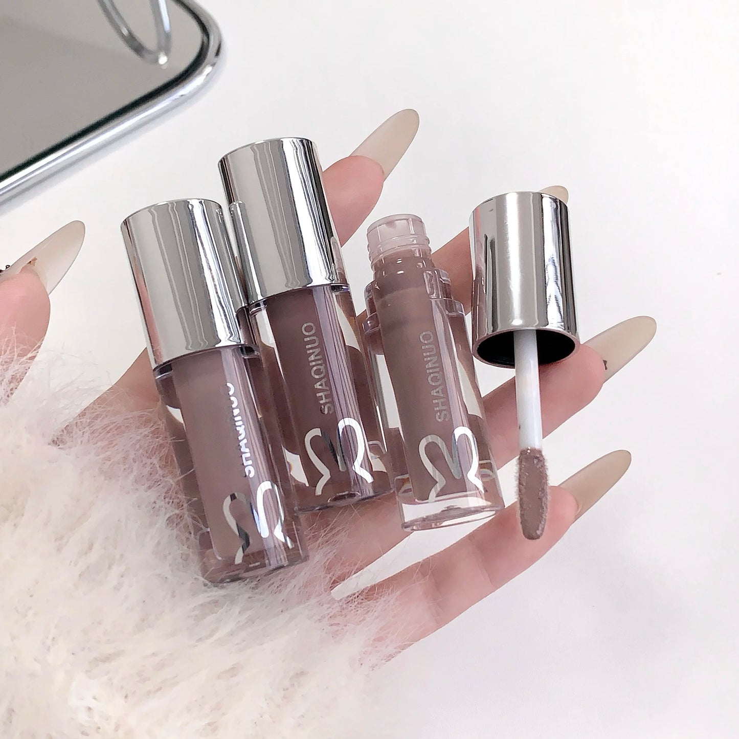 SHAQINUO Water Light Mirror Lip Gloss Lasting Moisturizing Cool Black